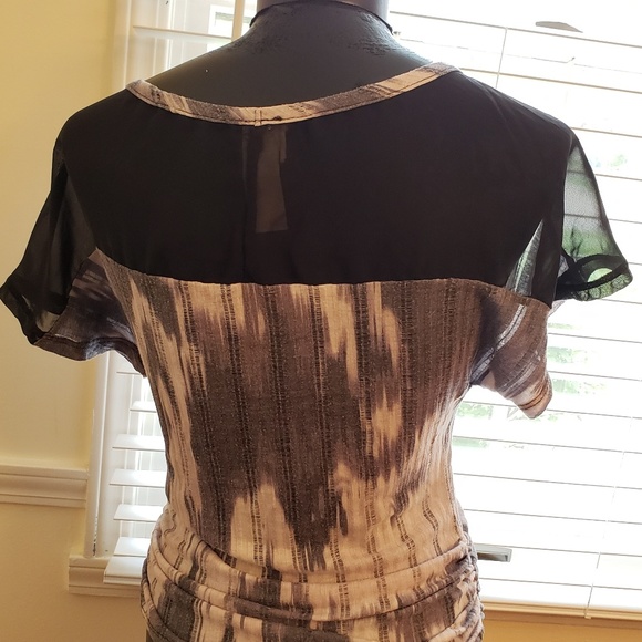 Cut 'n Paste ss top w sheer shoulders "run" design - Picture 2 of 6
